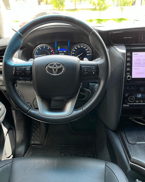 Toyota Fortuner SRV - Image 5