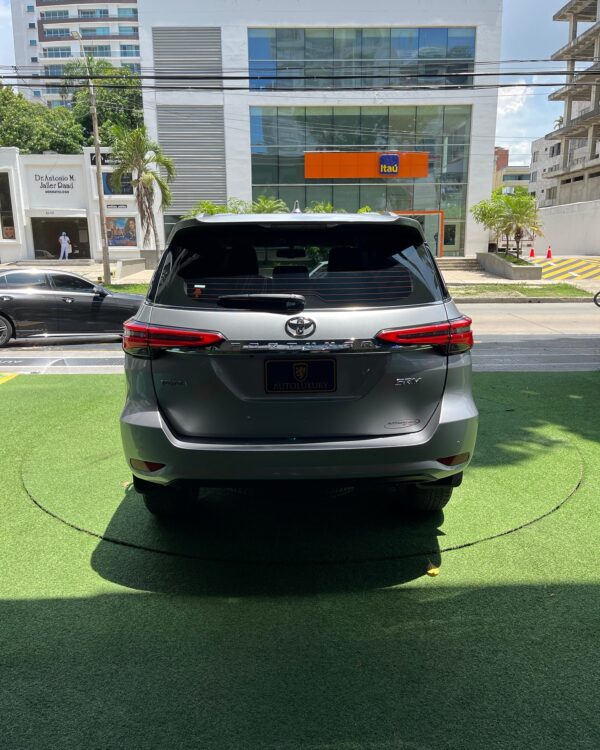 Toyota Fortuner SRV - Image 9