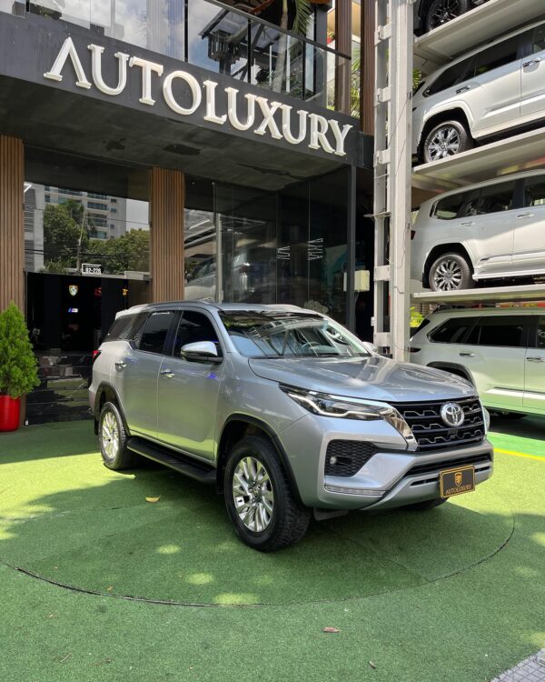 Toyota Fortuner SRV