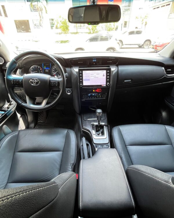 Toyota Fortuner SRV - Image 6