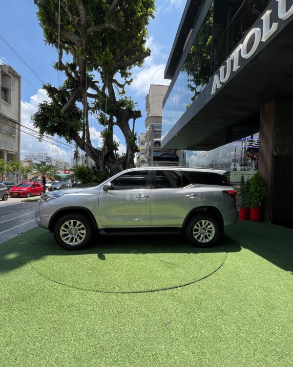 Toyota Fortuner SRV - Image 11