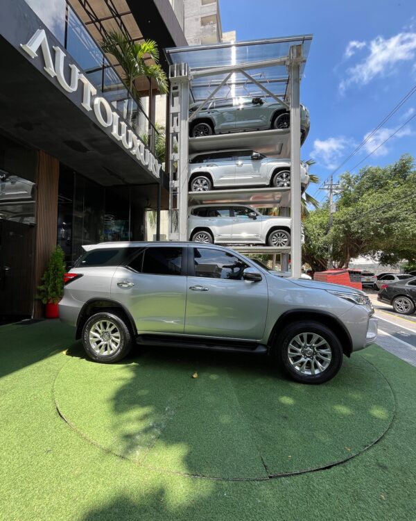 Toyota Fortuner SRV - Image 12